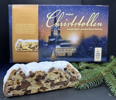 Angeschnittener Nougat-Rosinenstollen